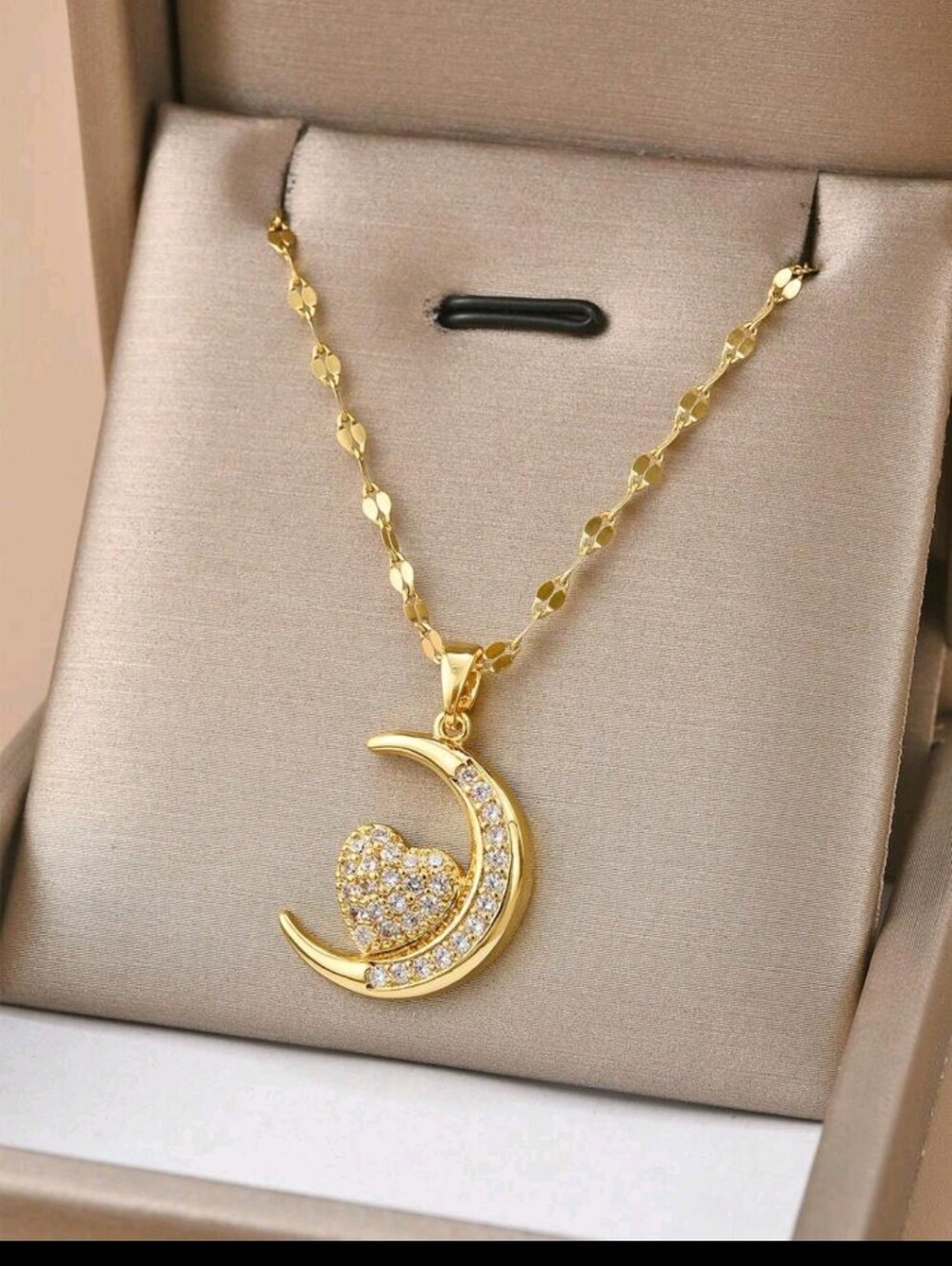 BRAND NEW ** Gold Moon & Heart Pendant Necklace